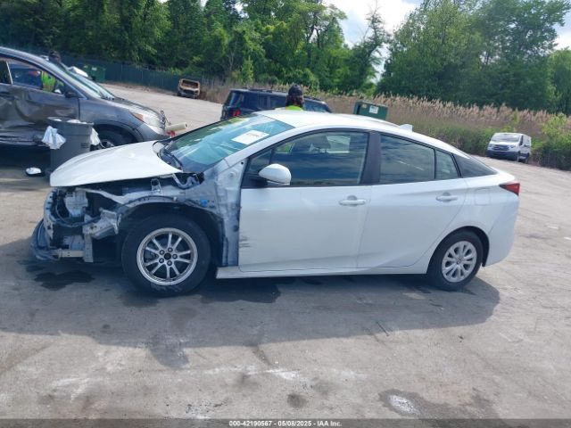 JTDKAMFU1N3162636 Toyota Prius L