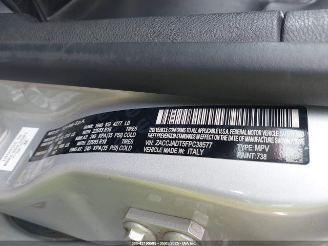ZACCJADT5FPC38577 Jeep Renegade Limited