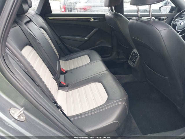 1VWJM7A37JC040728 Volkswagen Passat 3.6l V6 Gt