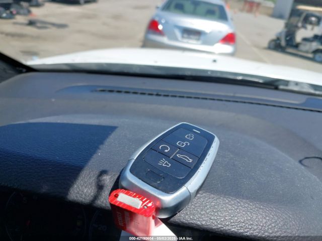1C4RJEAGXHC846126 Jeep Grand Cherokee Laredo 4x2