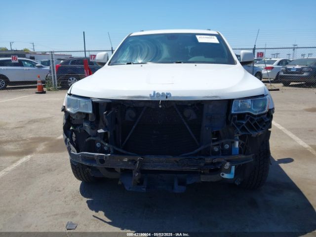 1C4RJEAGXHC846126 Jeep Grand Cherokee Laredo 4x2