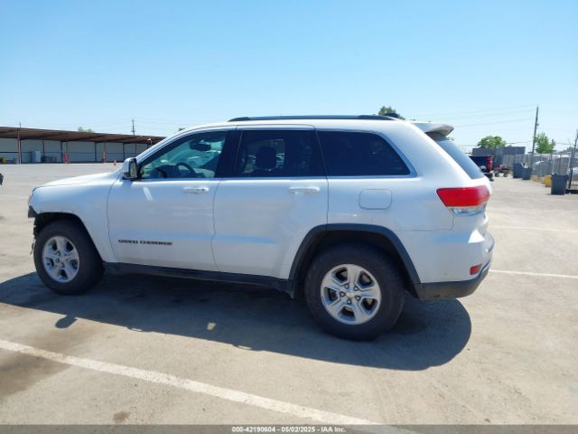 1C4RJEAGXHC846126 Jeep Grand Cherokee Laredo 4x2