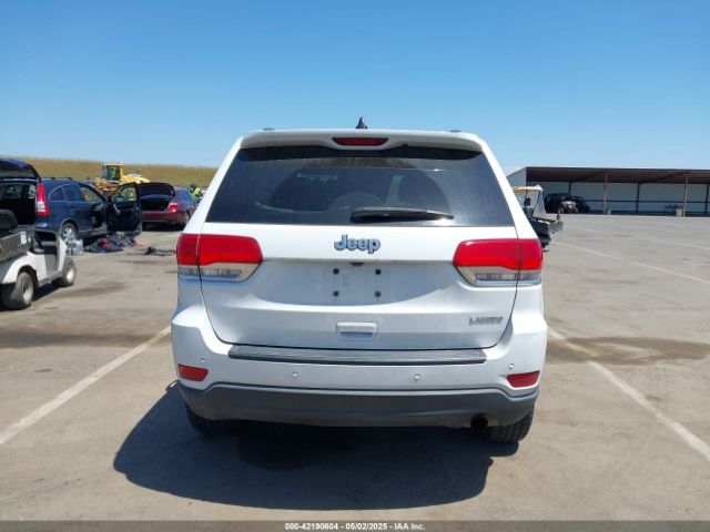 1C4RJEAGXHC846126 Jeep Grand Cherokee Laredo 4x2