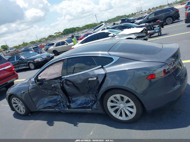 5YJSA1E10HF220006 Tesla MODEL S