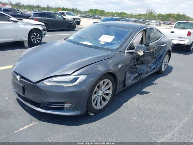 2017 TESLA MODEL S 5YJSA1E10HF220006 Photo 1