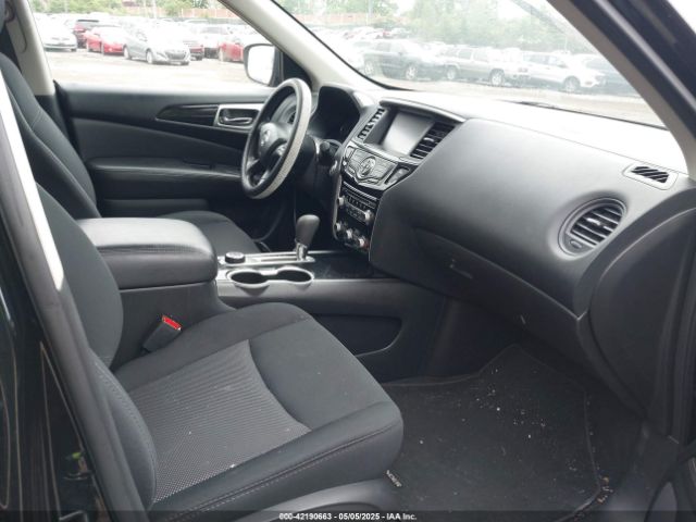 5N1DR2MM7JC675369 Nissan Pathfinder S
