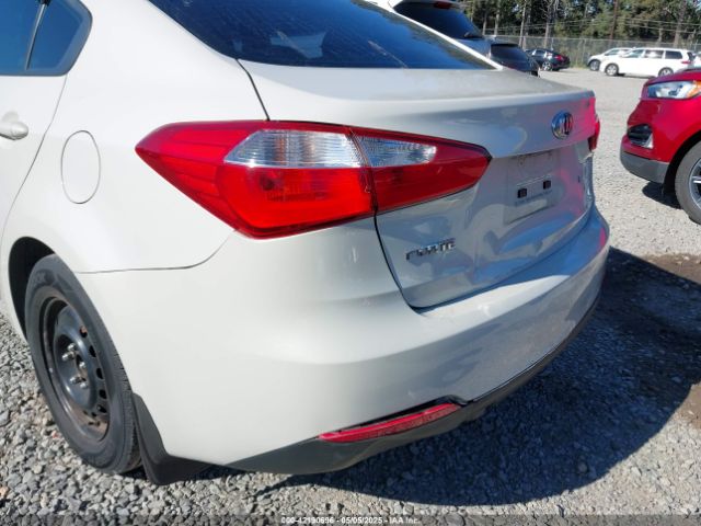 KNAFK4A67F5281737 KIA FORTE LX