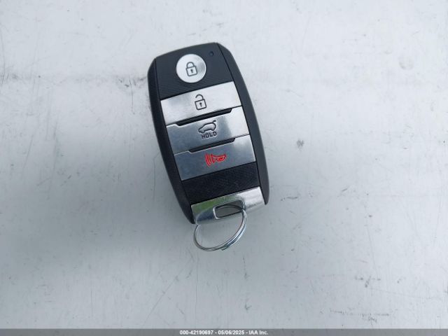 KNDCB3LCXJ5177772 KIA NIRO LX