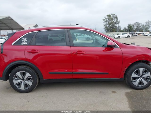 KNDCB3LCXJ5177772 KIA NIRO LX