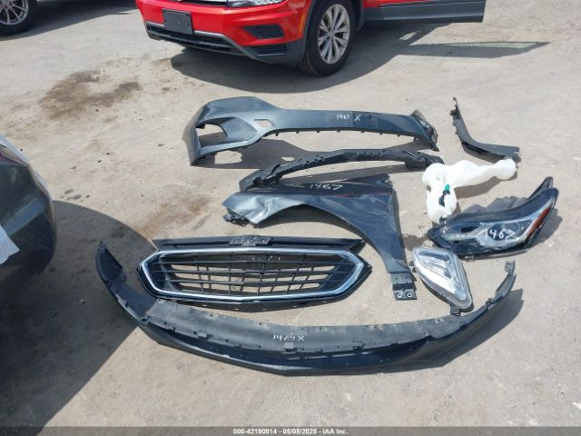 3GNAXSEV1KS656601 Chevrolet EQUINOX LS