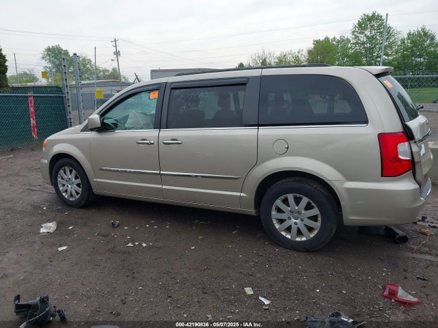 2C4RC1BG1FR740265 Chrysler Town & Country Touring