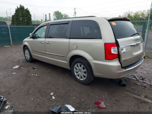2015 CHRYSLER TOWN & COUNTRY 2C4RC1BG1FR740265 Photo 2