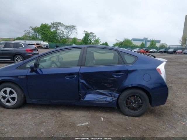 JTDKN3DU8F0408862 Toyota Prius Three
