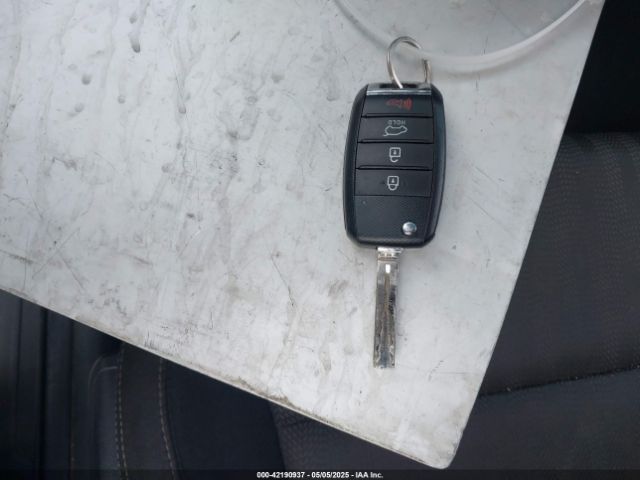 KNDPM3AC6K7545613 KIA Sportage Lx