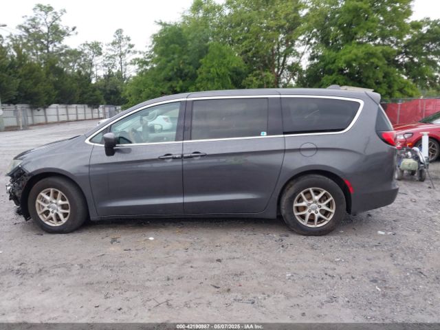 2C4RC1DG2HR523842 Chrysler Pacifica Touring