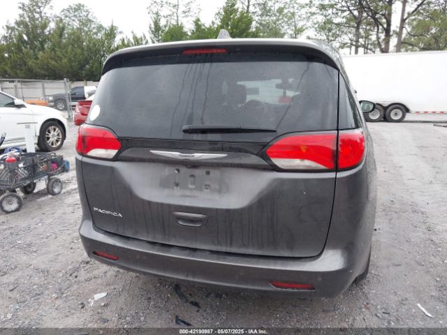 2C4RC1DG2HR523842 Chrysler Pacifica Touring