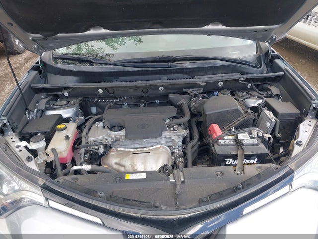 2T3WFREV1JW427878 Toyota Rav4 Xle
