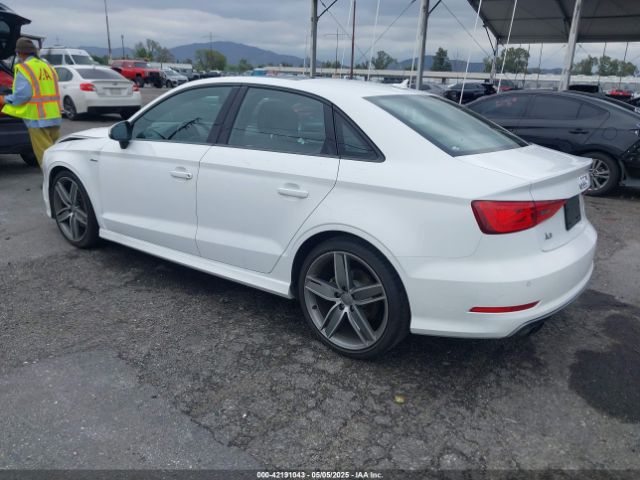 2016 AUDI A3 WAUA7GFF4G1117537 Photo 2