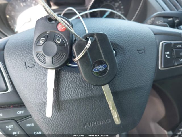 1FMCU0GD5HUC24584 Ford ESCAPE SE