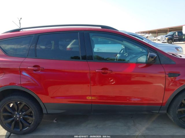 1FMCU0GD5HUC24584 Ford ESCAPE SE