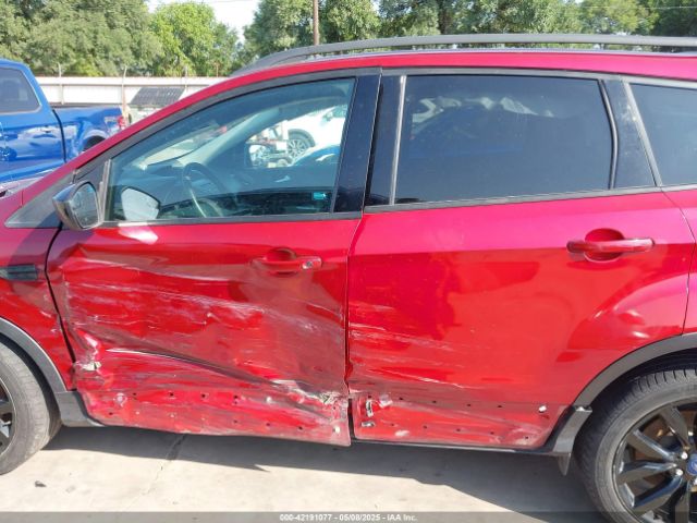 1FMCU0GD5HUC24584 Ford ESCAPE SE