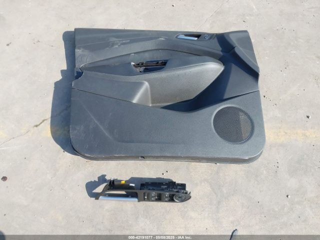 1FMCU0GD5HUC24584 Ford ESCAPE SE