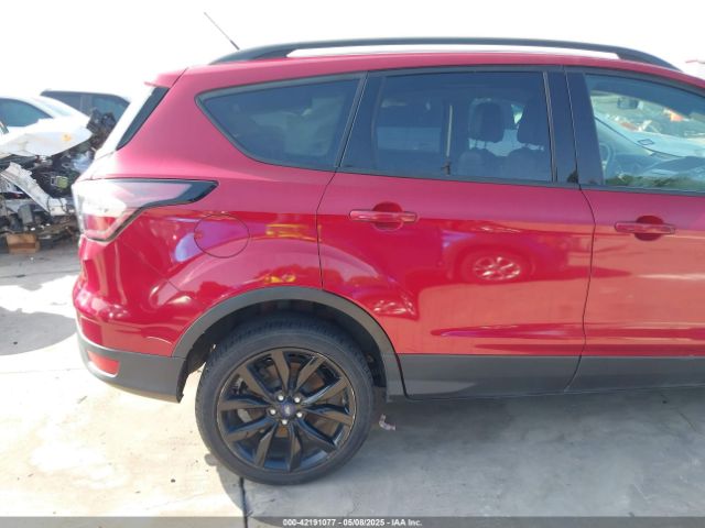 1FMCU0GD5HUC24584 Ford ESCAPE SE