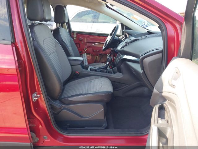 1FMCU0GD5HUC24584 Ford ESCAPE SE