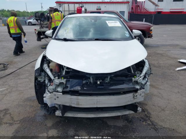 NMTKHMBX9KR095031 Toyota C-HR XLE