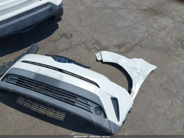 NMTKHMBX9KR095031 Toyota C-HR XLE