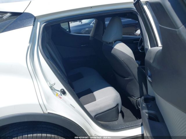 NMTKHMBX9KR095031 Toyota C-HR XLE