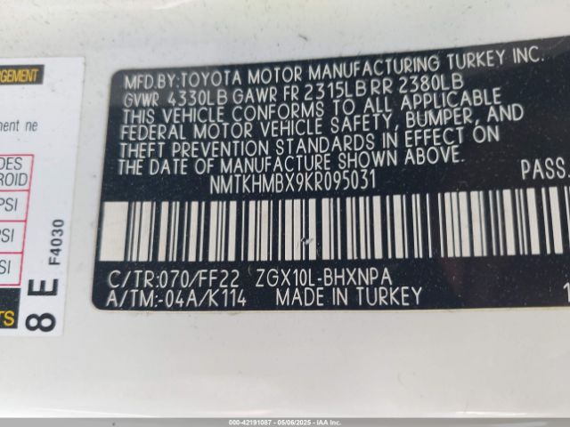 NMTKHMBX9KR095031 Toyota C-HR XLE