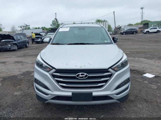 KM8J3CA29HU596173 Hyundai Tucson Sport