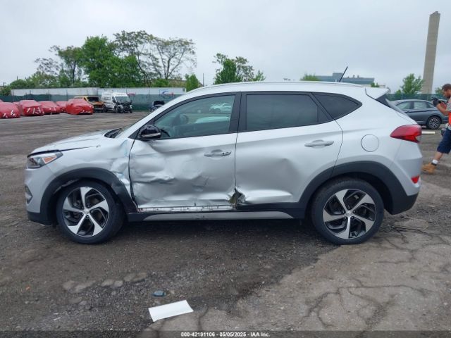 KM8J3CA29HU596173 Hyundai Tucson Sport