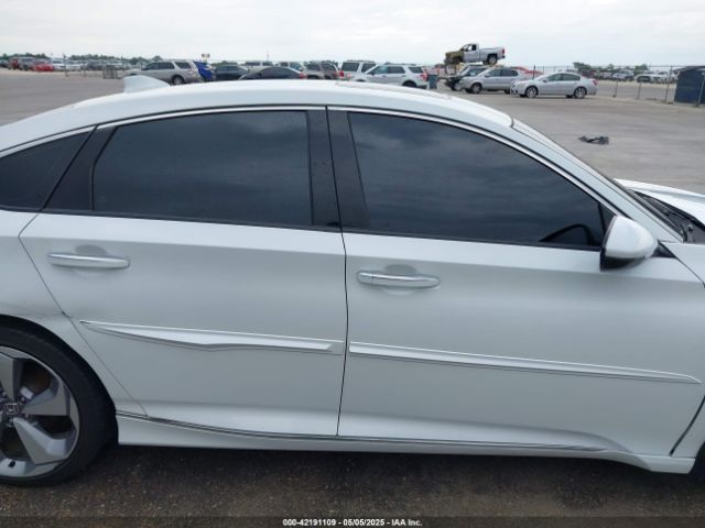 1HGCV1F9XJA047799 Honda Accord Touring