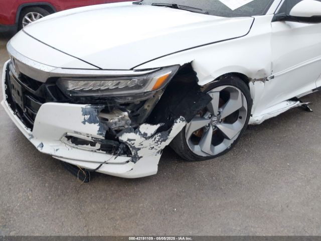 1HGCV1F9XJA047799 Honda Accord Touring