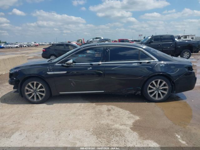 1LN6L9HK7J5617763 Lincoln Continental Livery