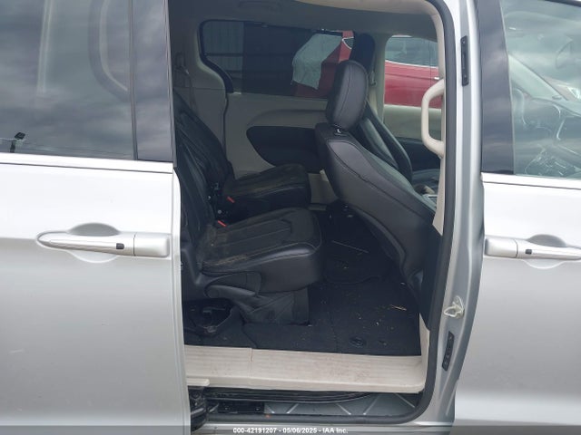 Chrysler Pacifica Touring L 2024 2C4RC1BG8RR132876 Image 8