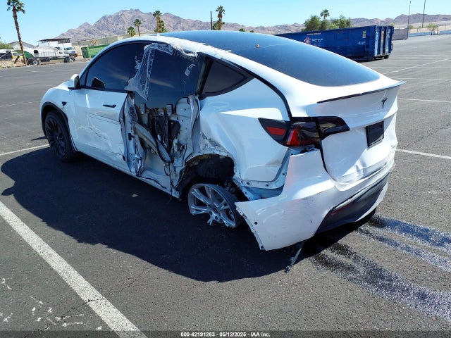 2021 TESLA MODEL Y 5YJYGDED2MF103025 Photo 2