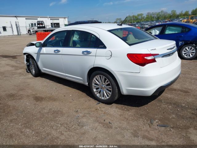2013 CHRYSLER 200 1C3CCBCG7DN595998 Photo 2