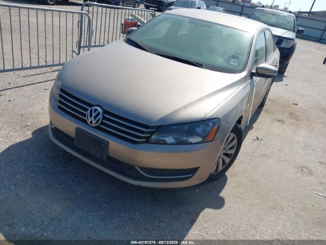 1VWAT7A33FC084526 Volkswagen Passat 1.8t Wolfsburg Edition