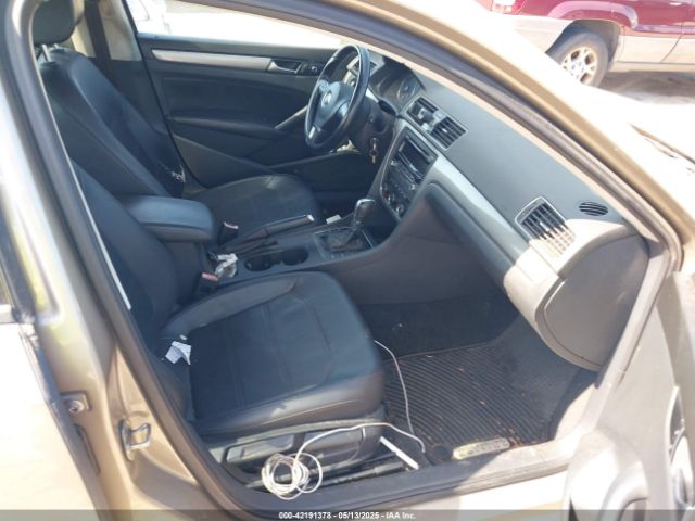 1VWAT7A33FC084526 Volkswagen Passat 1.8t Wolfsburg Edition