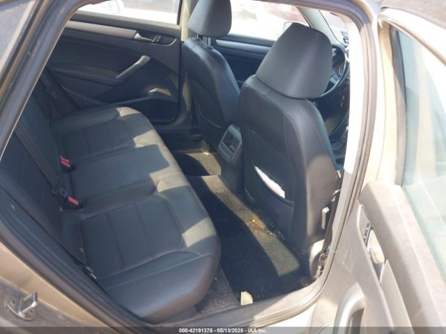 1VWAT7A33FC084526 Volkswagen Passat 1.8t Wolfsburg Edition