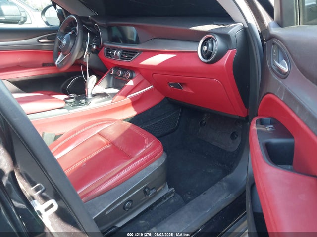 ZASPAJAN6K7C40084 Alfa Romeo 2019