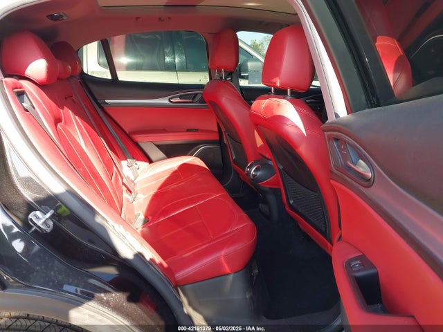 ZASPAJAN6K7C40084 Alfa Romeo 2019