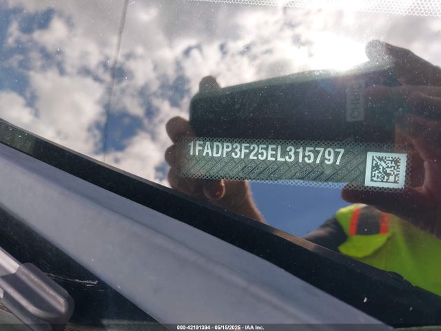 1FADP3F25EL315797 Ford FOCUS SE