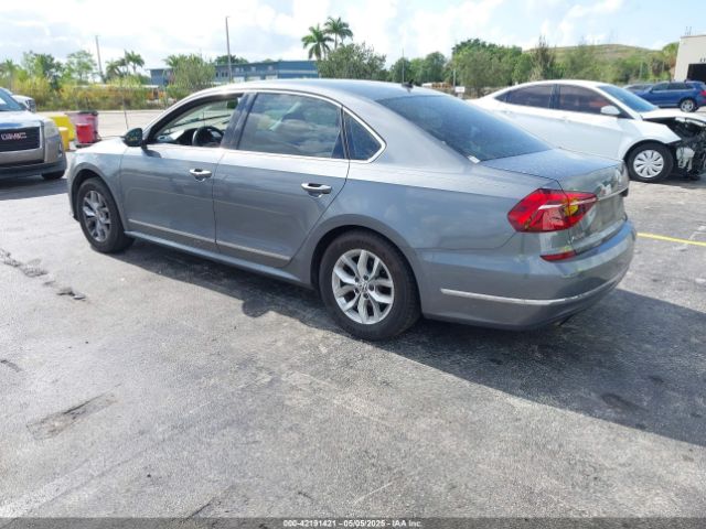1VWAT7A34HC032082 Volkswagen Passat 1.8t S