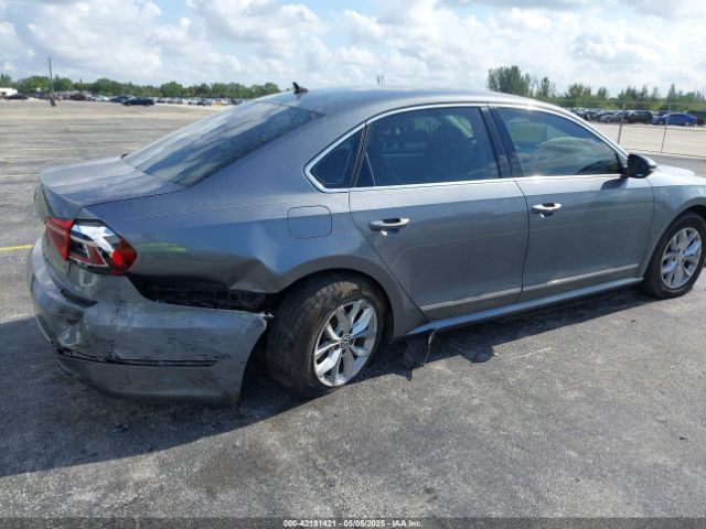 1VWAT7A34HC032082 Volkswagen Passat 1.8t S