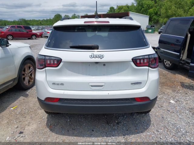 3C4NJDBNXRT119192 Jeep Compass Latitude 4x4