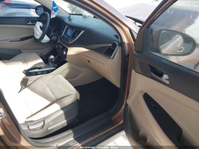KM8J33A46HU489597 Hyundai TUCSON SE